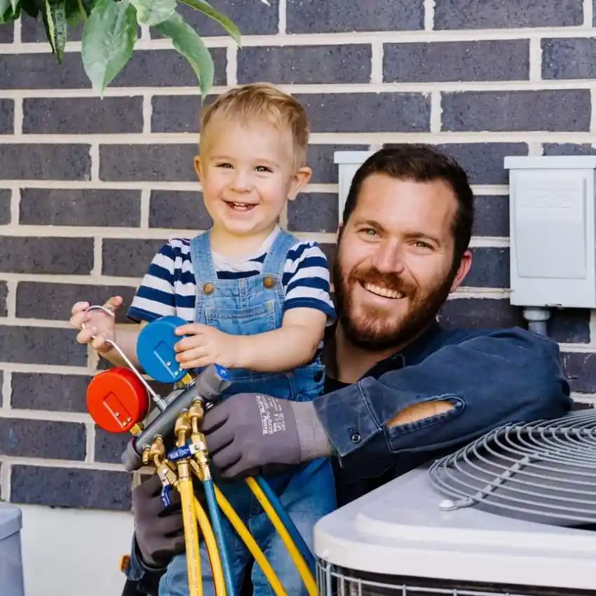 certified-hvac-technicians-utah-family Family photo representing Utah Mechanical, a trusted HVAC contractor in Salt Lake City. Experts in emergency HVAC service and family-owned service you can count on.